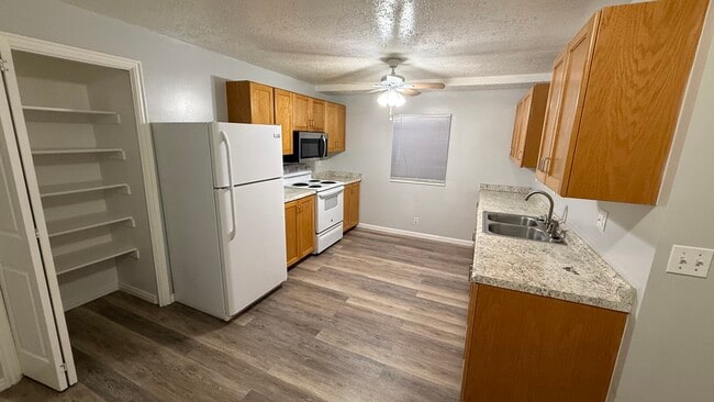 Photo - 344 - 10th East