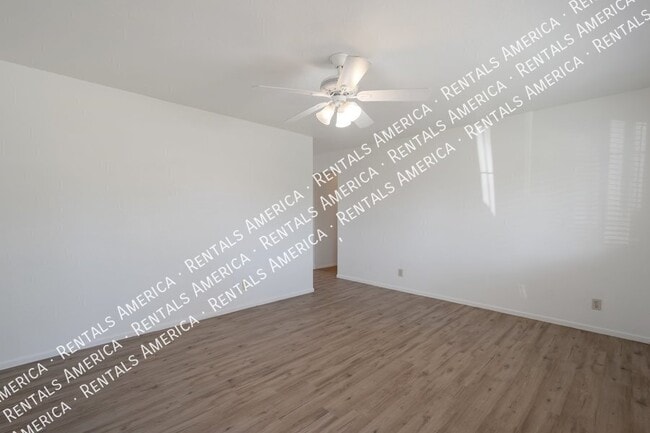 2074 W Butler Dr