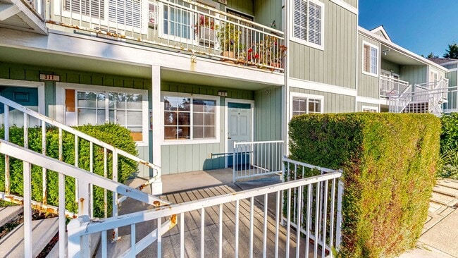 Photo - Bright first floor 2 bedroom with washer &...