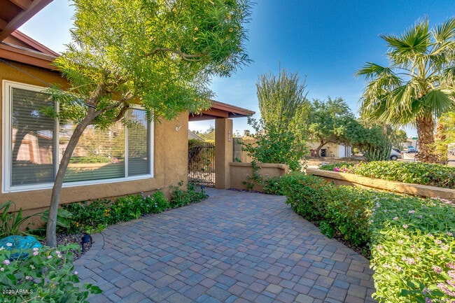 Photo - 924 N 86th Way