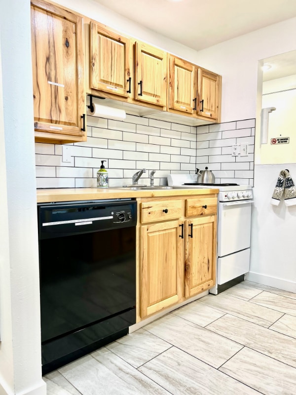 Photo - 3720 W Grandview Ave Unidad E