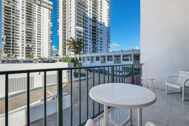 Photo - 2401 S Ocean Dr Unit 305