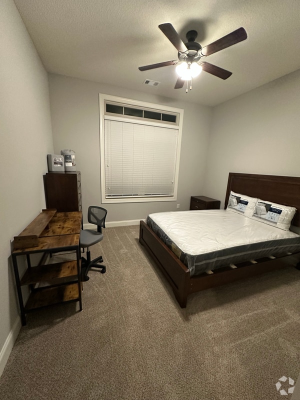 Building Photo - 136 Silverside Dr Rental
