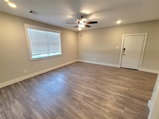 Photo - 1720 Crestdale Dr Apartment Unit 1301