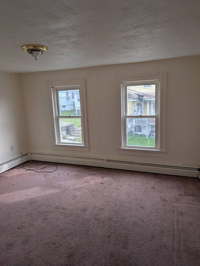 Photo - 197 Vanloon St