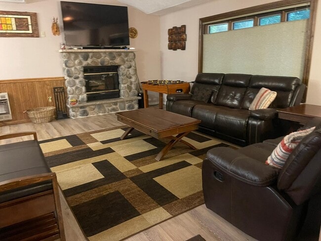 Building Photo - 1121 Thunder Dr