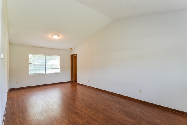 Photo - 715 Gilda Dr