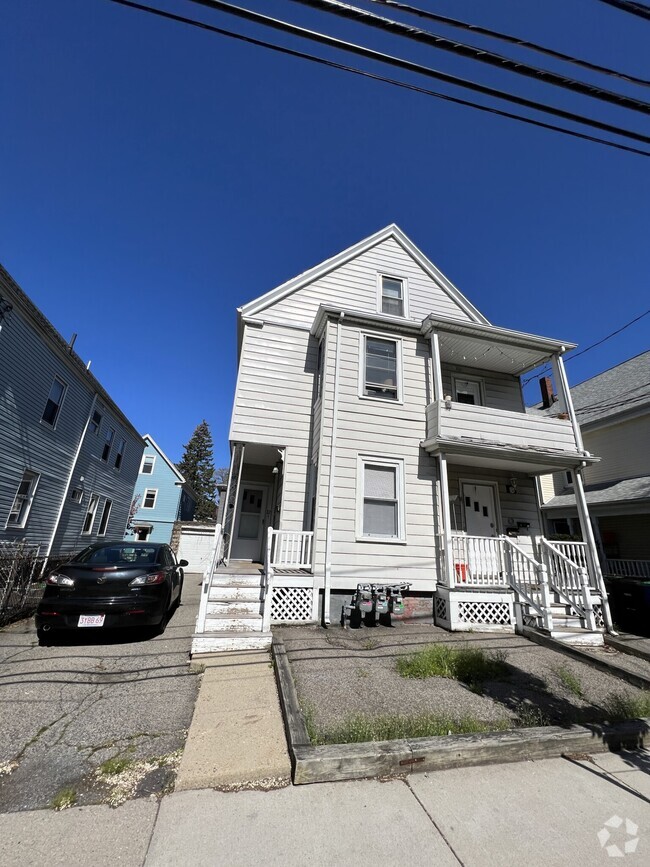 Building Photo - 169 Tremont St Rental