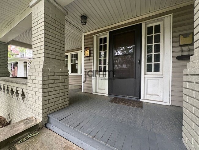 Photo - 3079 Meadowbrook Blvd