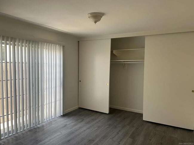 Photo - 4443 Kansas St