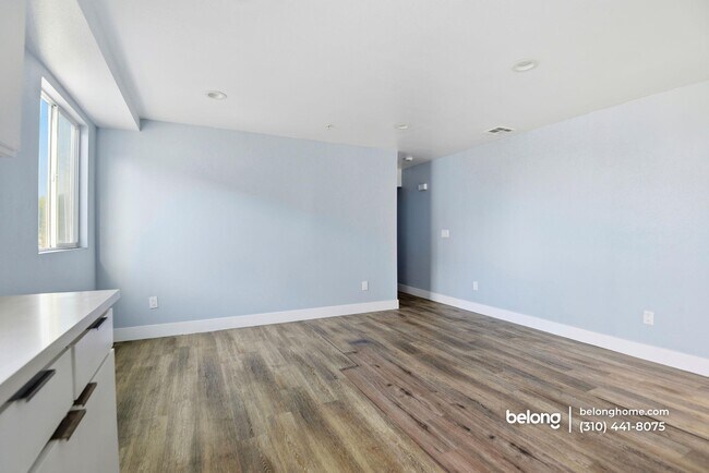 Photo - 608 E 29th St