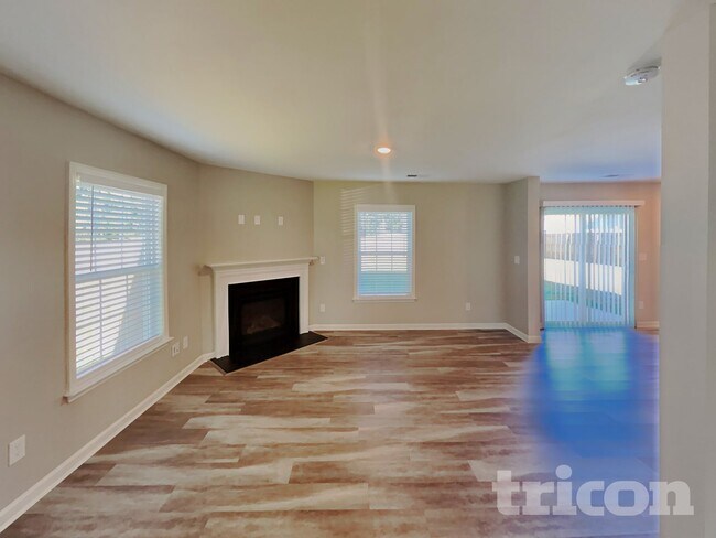 Photo - 2355 Whisperwood St