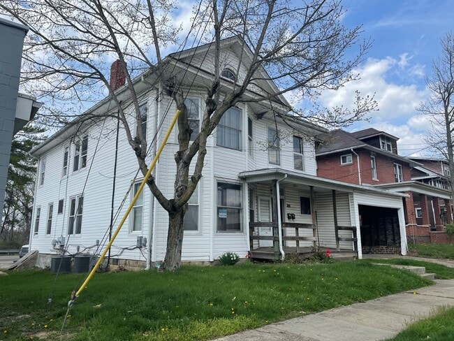 3 bed central air, walk to campus - 167 N Lancaster St Unit 167NorthLancasterA.