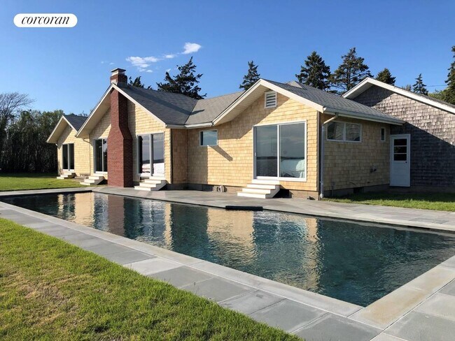 Photo - 68 Peconic Ave