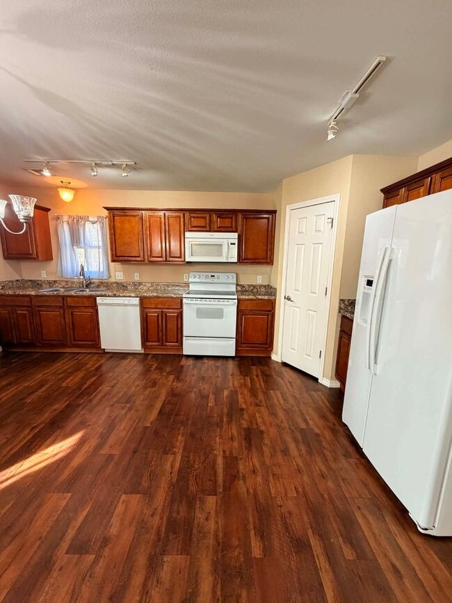 Photo - BEAUTIFUL 4 BEDROOMS/ 2.5 BATHROOMS ON 1 FULL ACRE IN CARL JUNCTION MO!! STORM SHELTER, GARAGE, A...