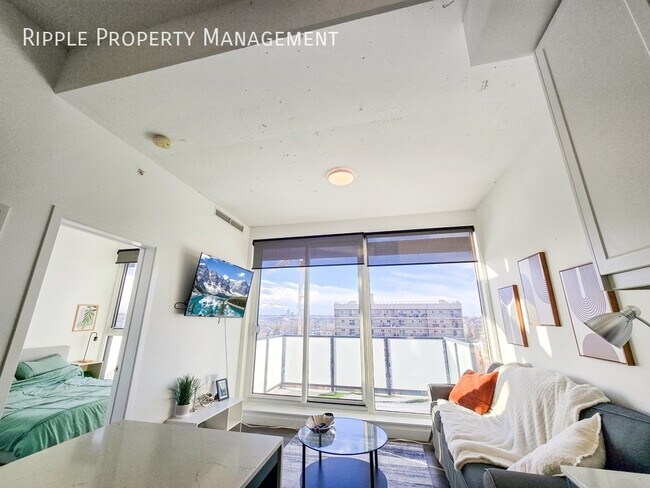 Photo - Beautiful Maintained Unit in Kensington | Furnished with Parking & Utilities Included Unité 910