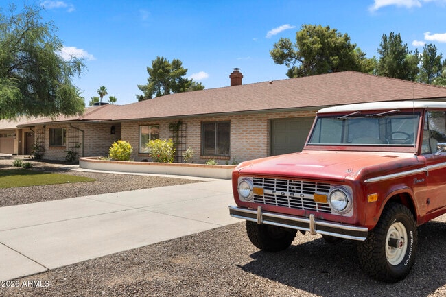 Photo - 5449 E Larkspur Dr