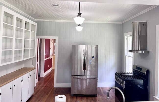 Photo - 208 Donaldson St