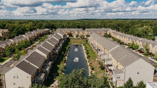 Building Photo - Irish Row