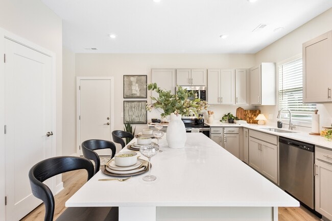 Building Photo - Mural Lewis Center