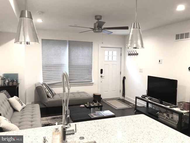 Building Photo - 1138 Mt Vernon St Rental