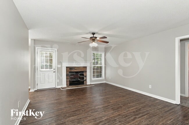 1011 Hickory Cir
