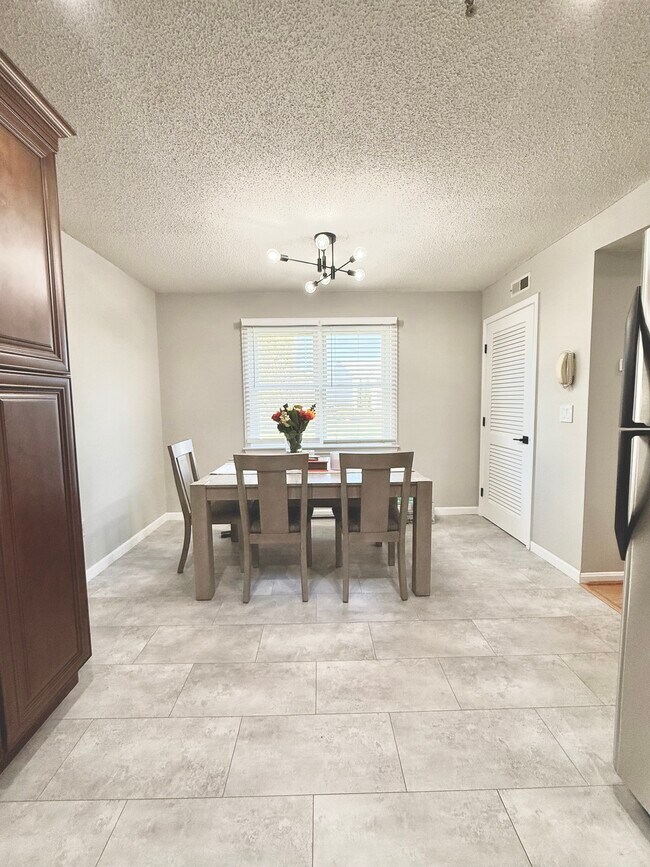 Photo - 94 Tennis Plaza Rd Unit 1