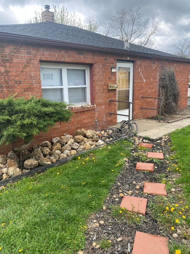 2 Bedroom Unit on Bloomington's Northside - 2 Bedroom Unit on Bloomington's Northside Casa
