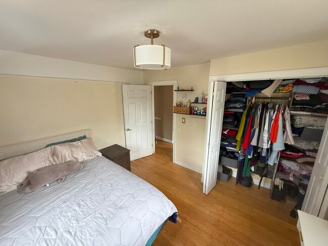 Photo - 125 Irving St