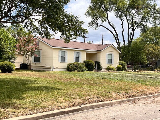 Photo - 357 Irvington Dr Casa