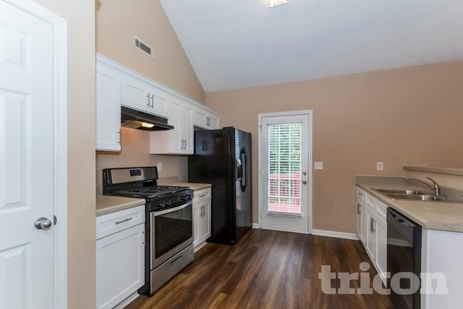 Photo - 1131 St Phillips Ct