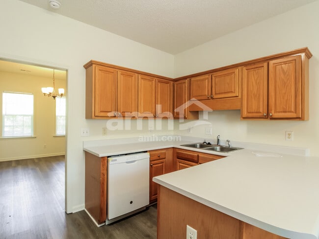 Photo - 117 Delham Ct