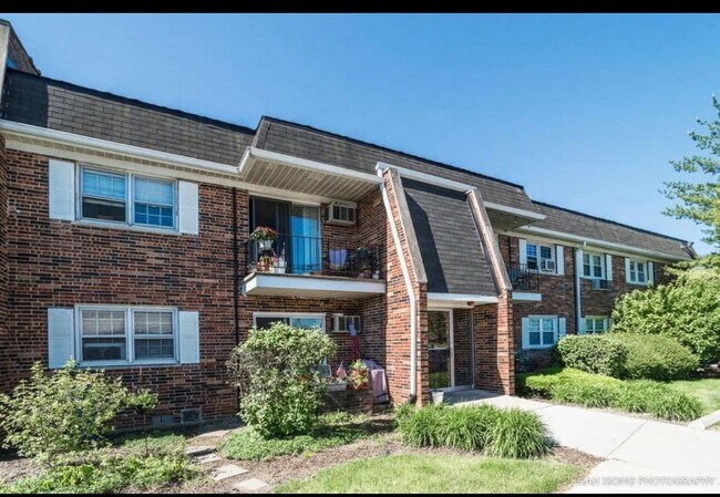 Photo - 2327 Ogden Ave