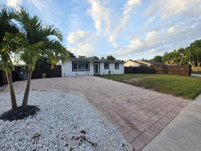 Building Photo - 4907 N Palm Way Rental