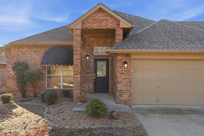 Photo - 4900 Cypress Lake Dr