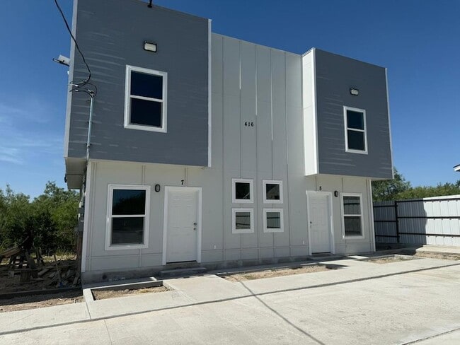 Photo - 416 J R Rodriguez St House