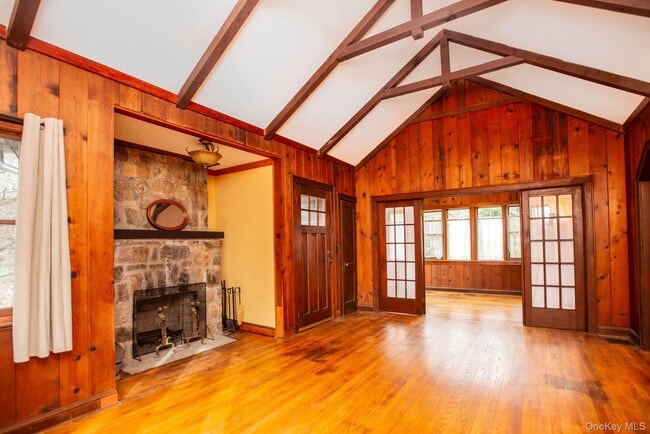 Photo - 11 Locust Dr