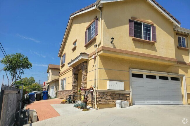 Building Photo - 122 N Ave 23 Rental