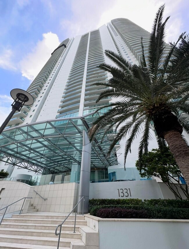 Building Photo - 1331 Brickell Bay Dr Unit 4407