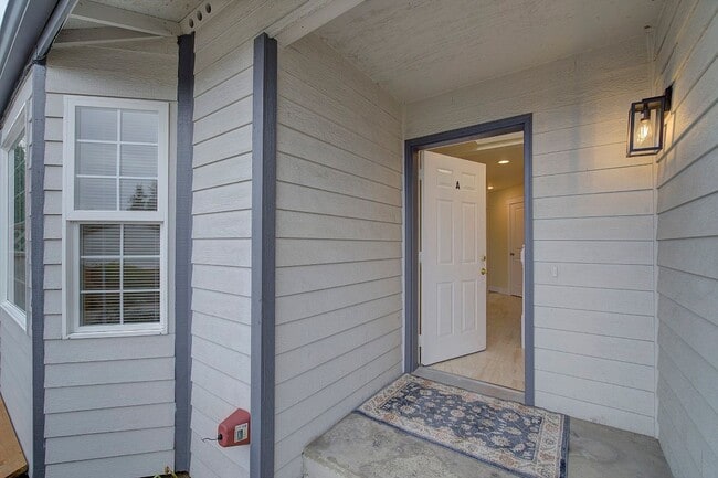 Photo - 3Bd/2.5Ba Lynnwood Duplex