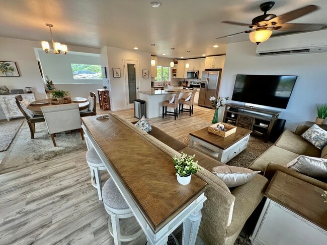Building Photo - 451 Lanae Way Rental