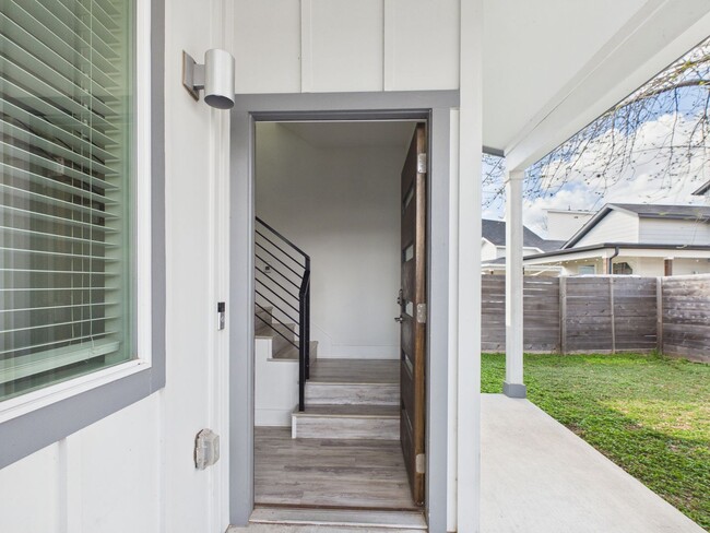 Photo - Modern Freestanding Condo with Private Yard Near Downtown Austin