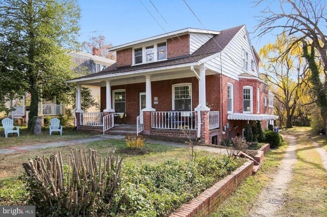 Building Photo - 746 Thayer Ave Unit #2 Rental