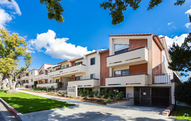 Building Photo - 626 E Verdugo Ave Unit C Rental