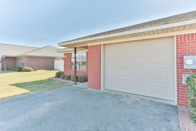 Photo - 16131/16133 Rolling Meadows Dr. Unit 16131