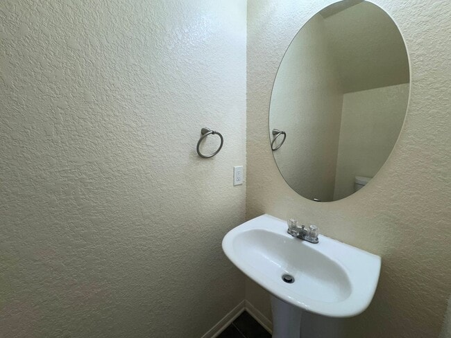 Photo - 1607 Dugger Cir Unidad Apt. B