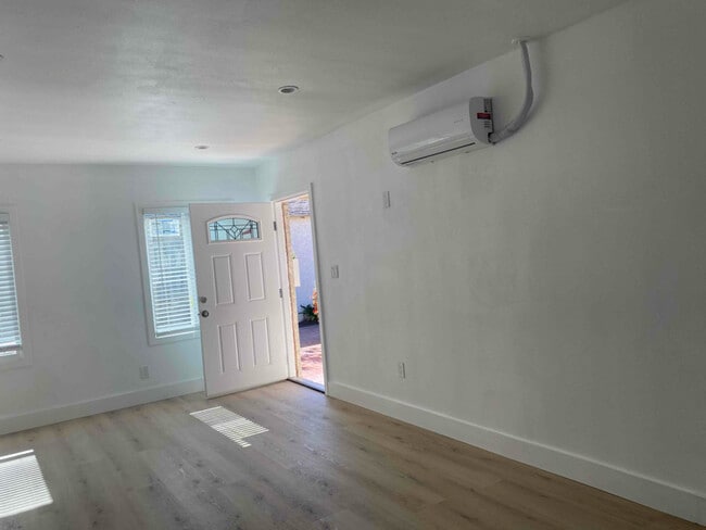 Photo - 10900 Lillian Ln