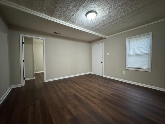 Photo - 1651 Corning Ave