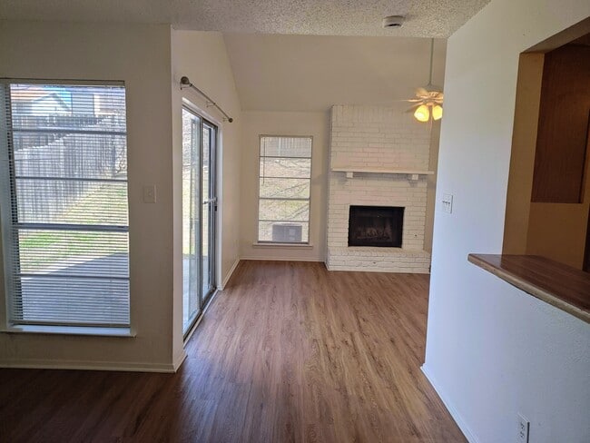 Photo - 1114 Royal Crest Dr
