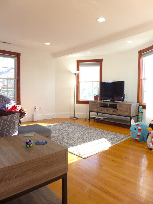 Photo - 255 Derby St Unidad 2